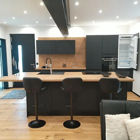 Lifestyle Cube House 1 מוסבאך