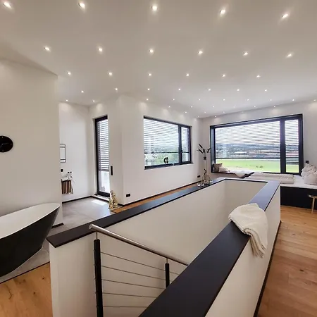 Lifestyle Cube House 1 דירה